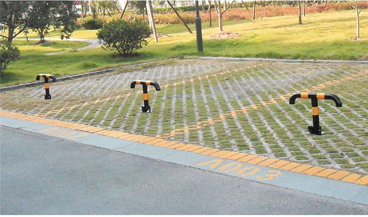 Solid iron parking stopper with anti-rust powder coating for urban development